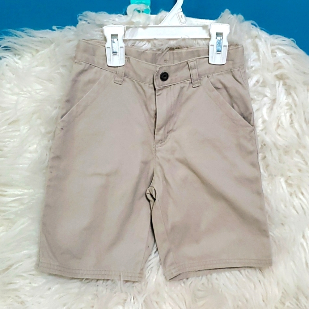 Nwot khaki Calvin Klien boys 4t shorts